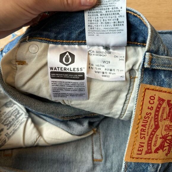 Levi’s 501 Denim Women’s High Rise Distressed Shorts - Picture 4 of 4